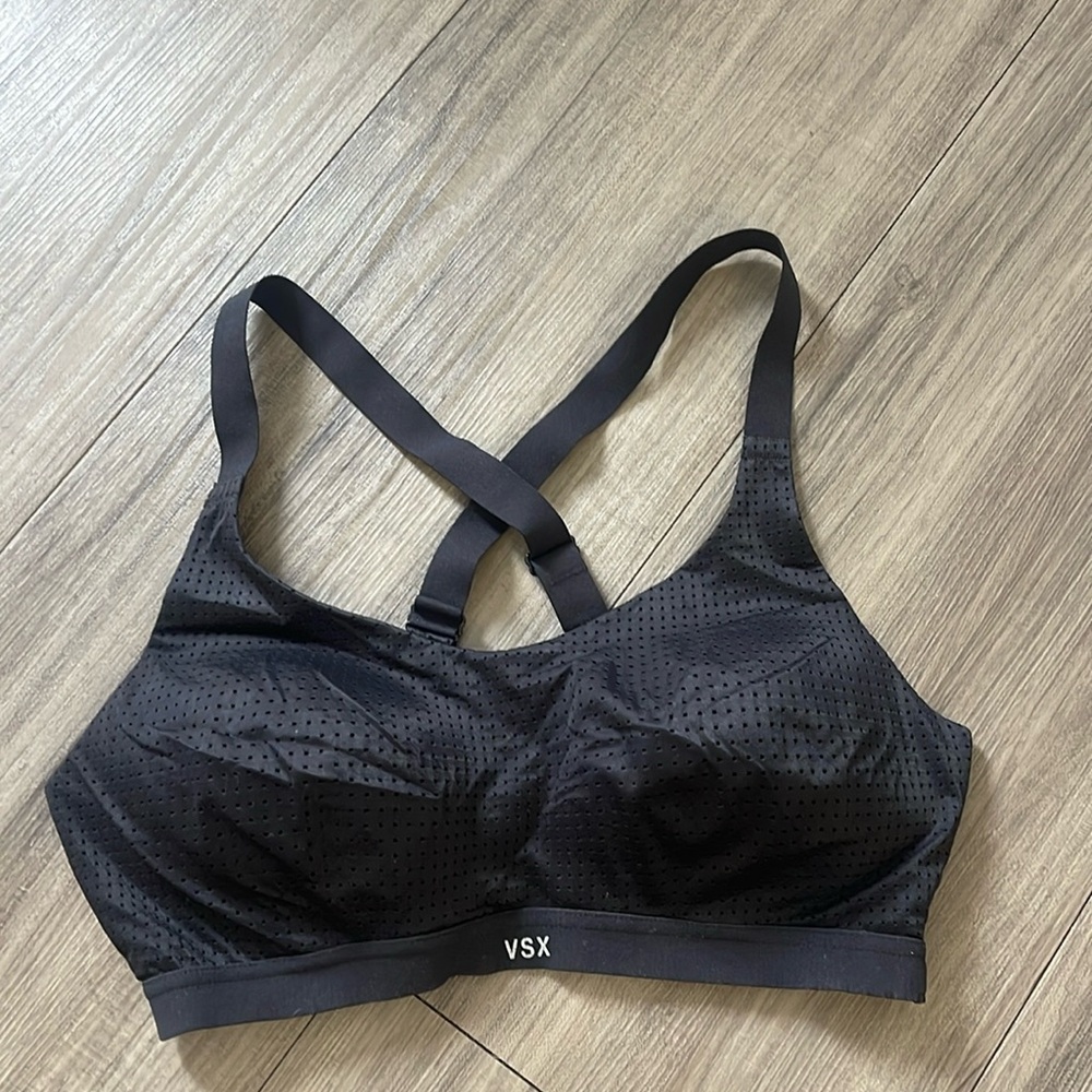 Black sports bra